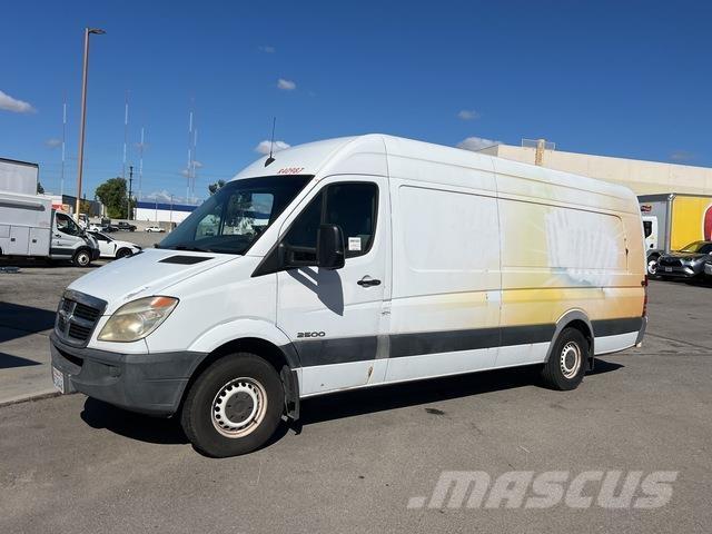 Dodge Sprinter 廂式貨物運輸車