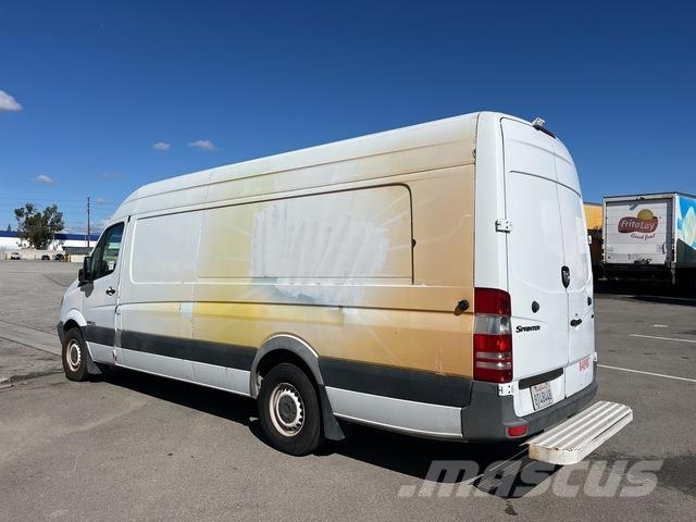 Dodge Sprinter 廂式貨物運輸車