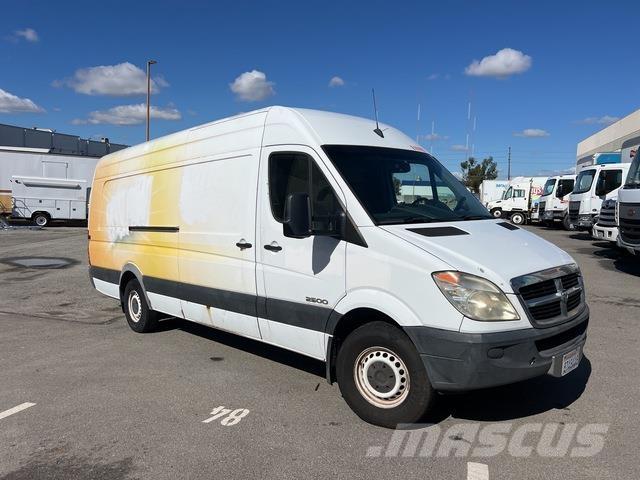 Dodge Sprinter 廂式貨物運輸車