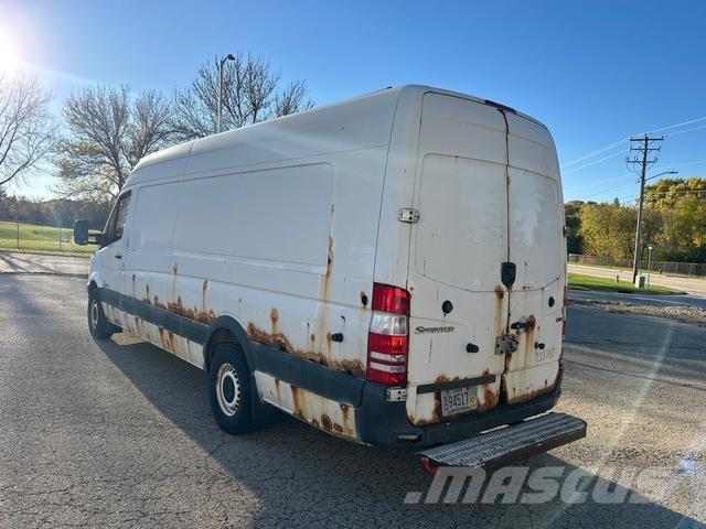 Dodge Sprinter 廂式貨物運輸車