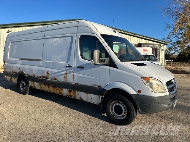 Dodge Sprinter 廂式貨物運輸車