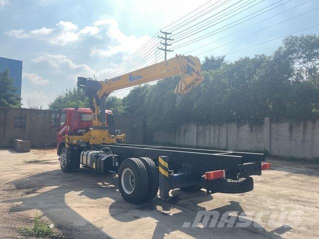 Dongfeng DV3 起重機卡車
