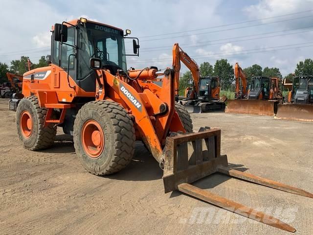 Doosan DL200-5 輪胎式裝載機