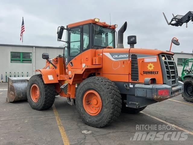 Doosan DL220-5 輪胎式裝載機