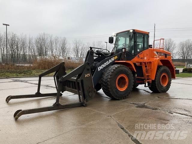 Doosan DL300-5 輪胎式裝載機
