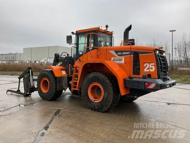 Doosan DL300-5 輪胎式裝載機