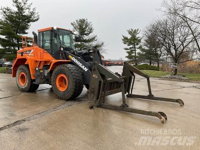 Doosan DL300-5 輪胎式裝載機