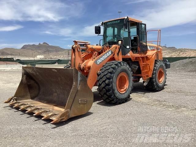 Doosan DL300-5 輪胎式裝載機