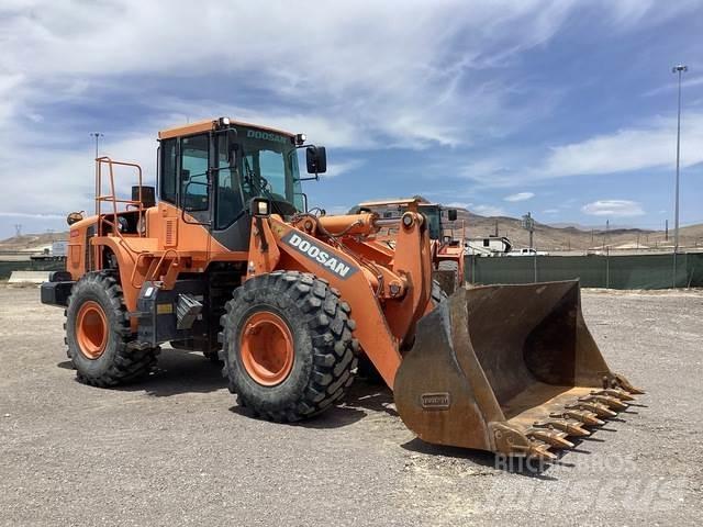 Doosan DL300-5 輪胎式裝載機