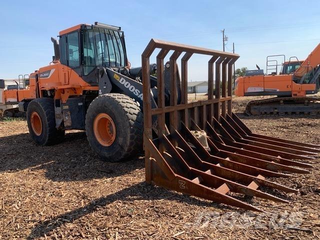 Doosan DL300-5 輪胎式裝載機
