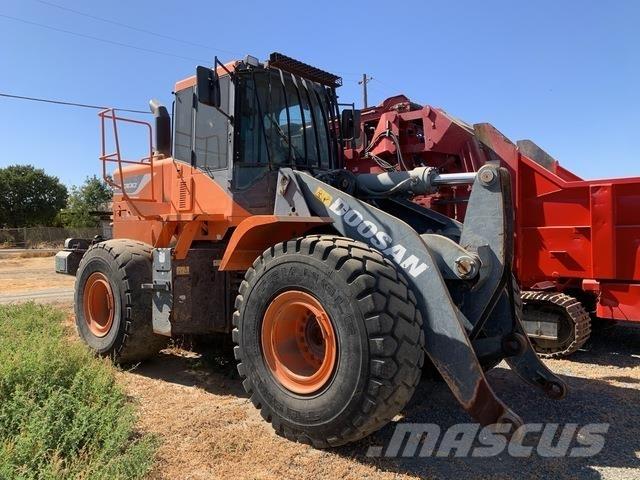Doosan DL300-5 輪胎式裝載機