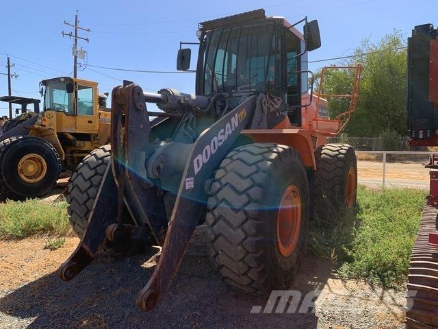 Doosan DL300-5 輪胎式裝載機
