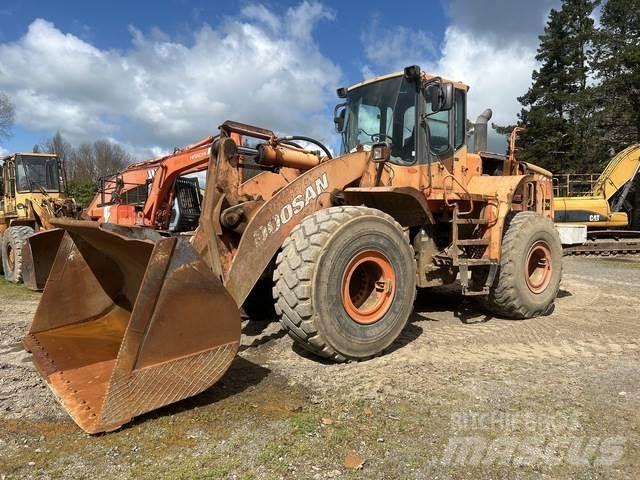 Doosan DL400 輪胎式裝載機