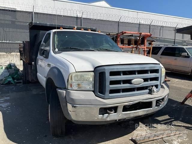 Ford 550 傾卸式卡車