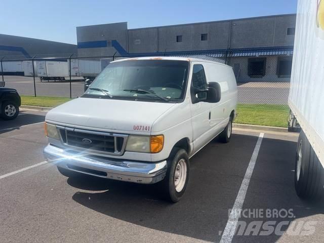 Ford E-150 廂式貨物運輸車