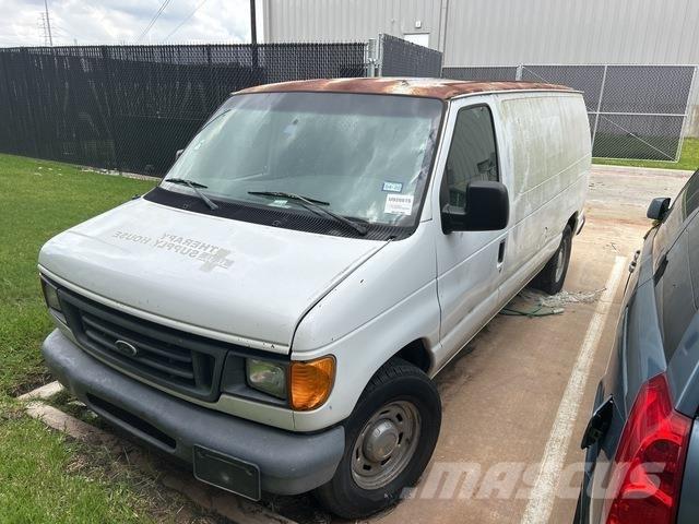 Ford E-150 廂式貨物運輸車