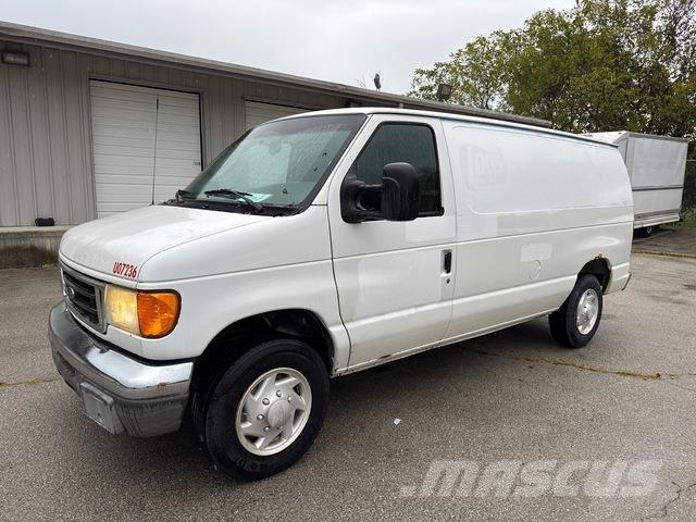 Ford E-150 廂式貨物運輸車