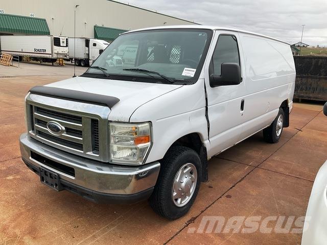 Ford E-150 廂式貨物運輸車