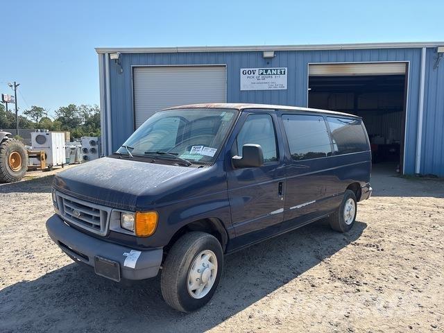 Ford E-150 XL 汽車