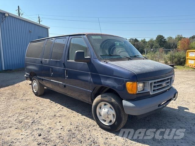Ford E-150 XL 汽車