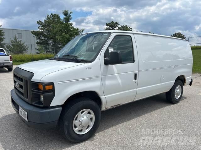 Ford E-250 廂式貨物運輸車