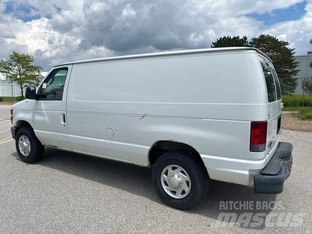 Ford E-250 廂式貨物運輸車