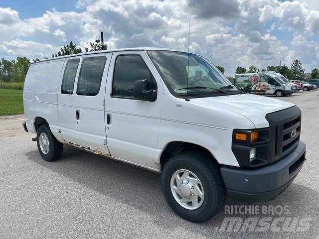 Ford E-250 廂式貨物運輸車
