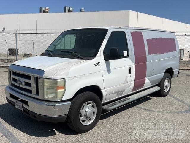 Ford E-250 廂式貨物運輸車