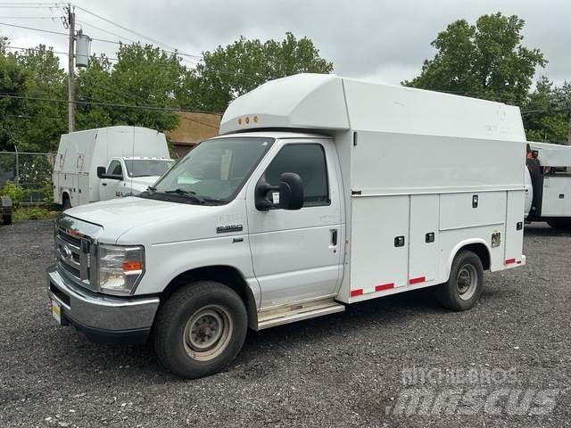 Ford E-350 皮卡.傳統半斗卡車/側卸板