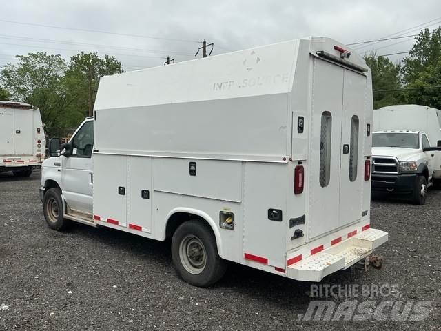 Ford E-350 皮卡.傳統半斗卡車/側卸板
