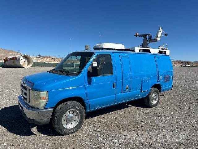 Ford E-350 廂式貨物運輸車