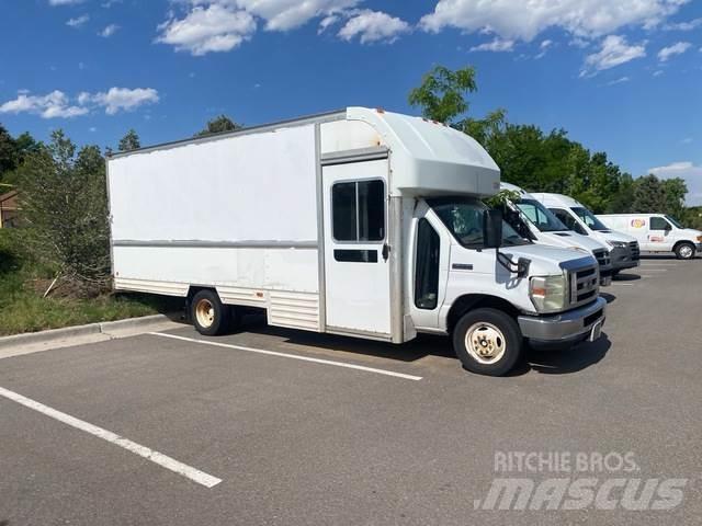 Ford E-350 廂式貨物運輸車