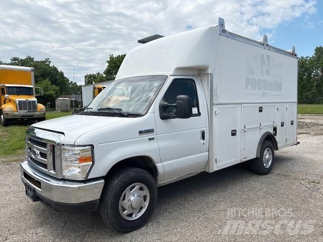 Ford E-350 廂式貨物運輸車