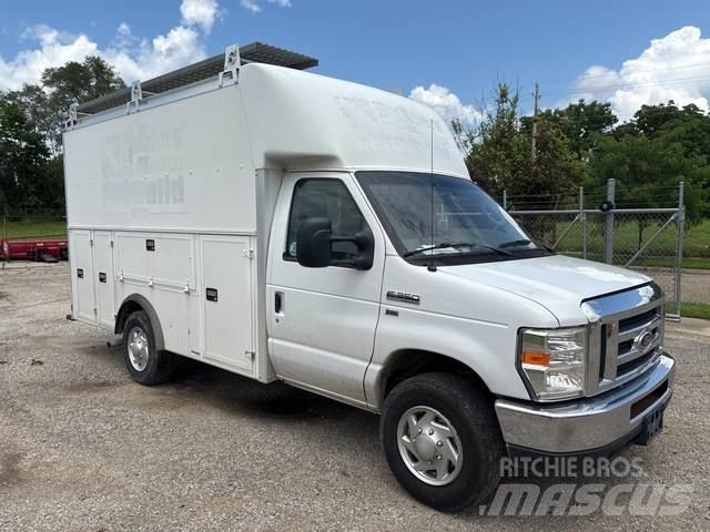 Ford E-350 廂式貨物運輸車