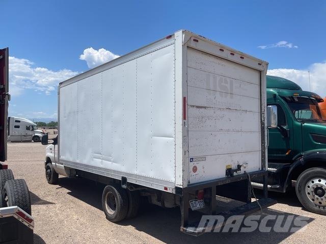Ford E-350 貨箱式卡車