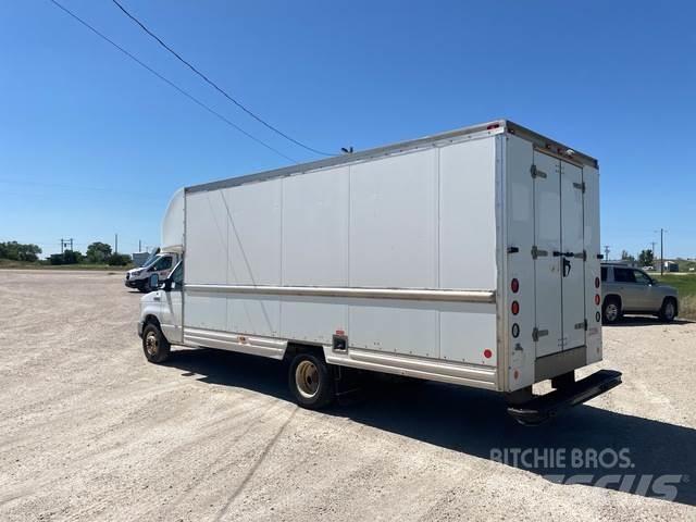 Ford E-350 車廂