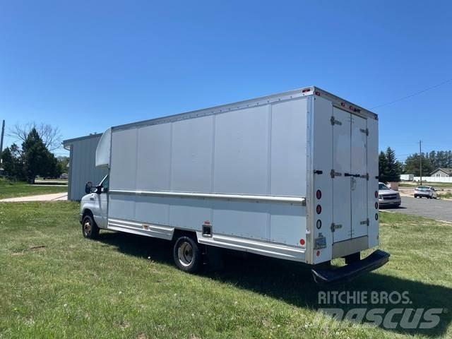 Ford E-350 車廂