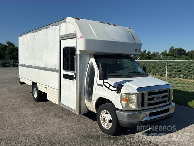 Ford E-350 車廂