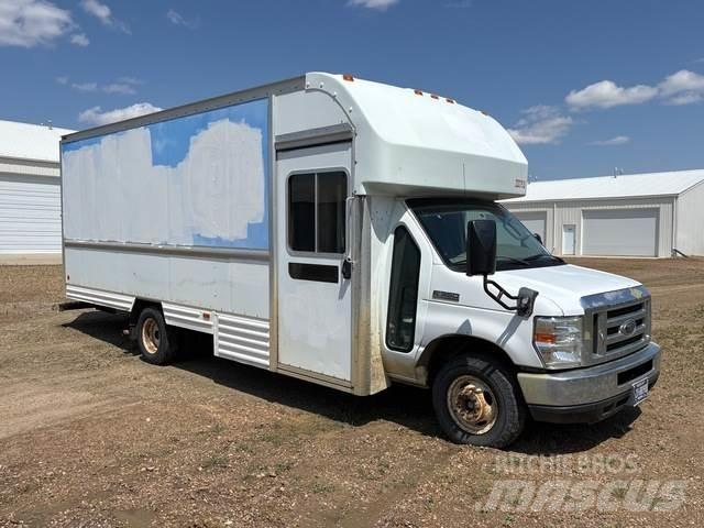 Ford E-350 貨箱式卡車