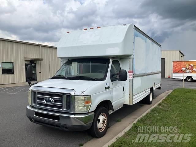 Ford E-350 貨箱式卡車