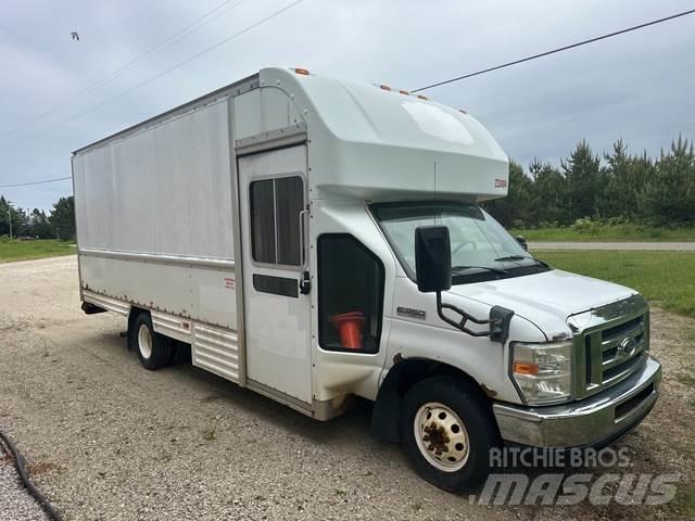 Ford E-350 貨箱式卡車