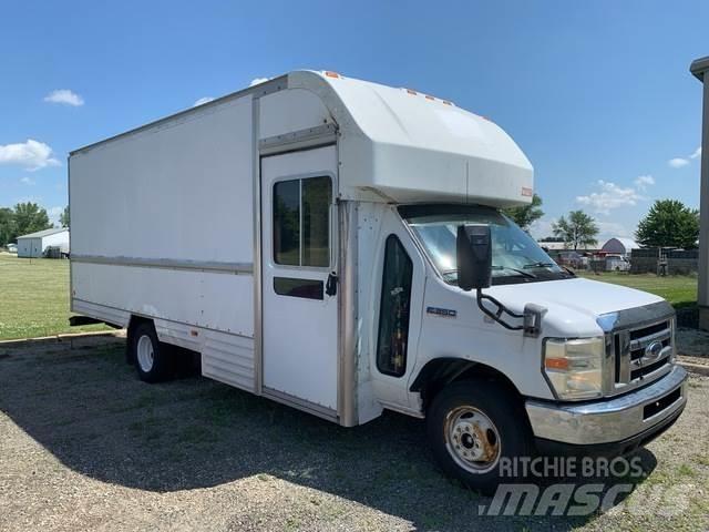 Ford E-350 貨箱式卡車