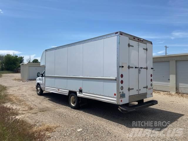 Ford E-350 貨箱式卡車
