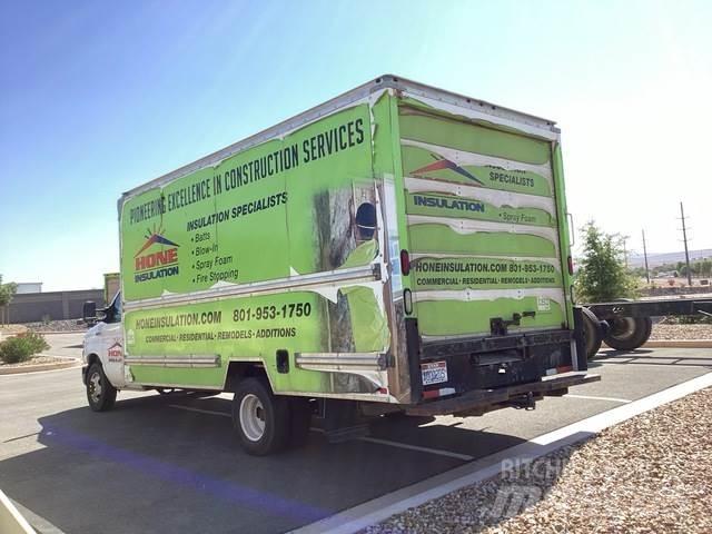 Ford E-350 貨箱式卡車