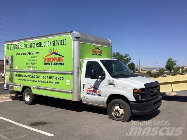 Ford E-350 貨箱式卡車