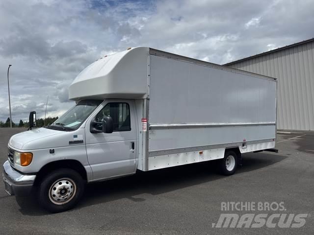Ford E-350 廂式貨物運輸車
