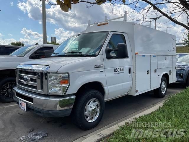 Ford E-350 皮卡.傳統半斗卡車/側卸板