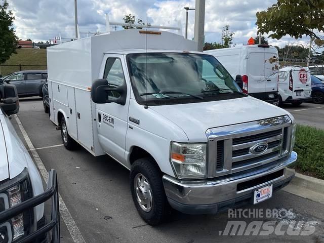 Ford E-350 皮卡.傳統半斗卡車/側卸板