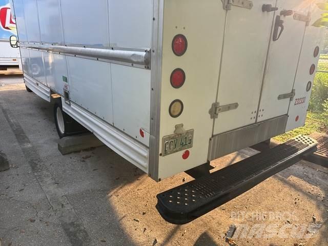Ford E-350 廂式貨物運輸車