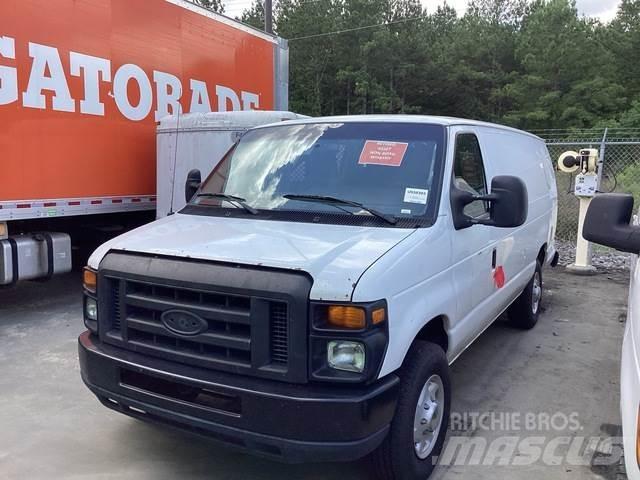Ford E-350 廂式貨物運輸車